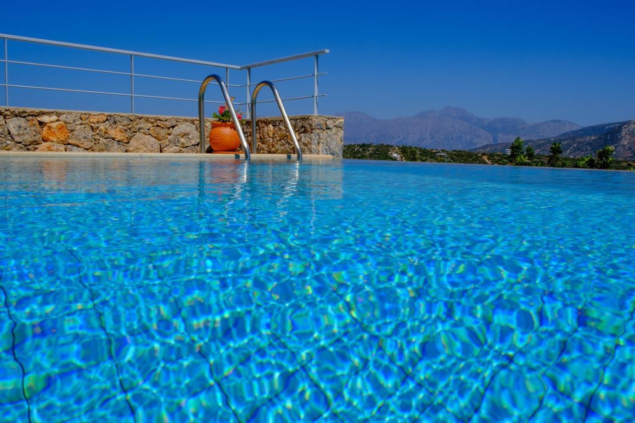 Poppy Villa