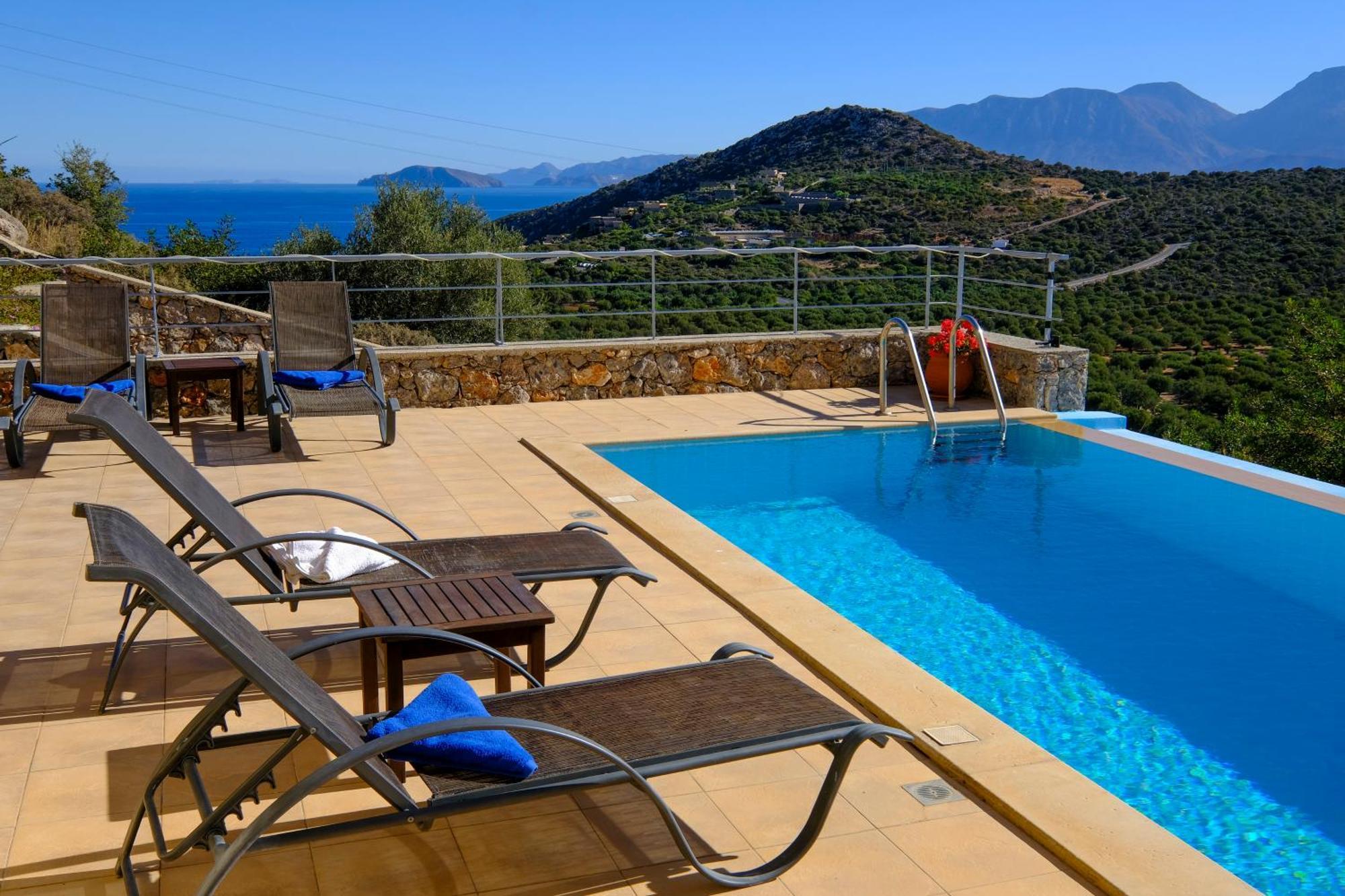 Poppy Villa