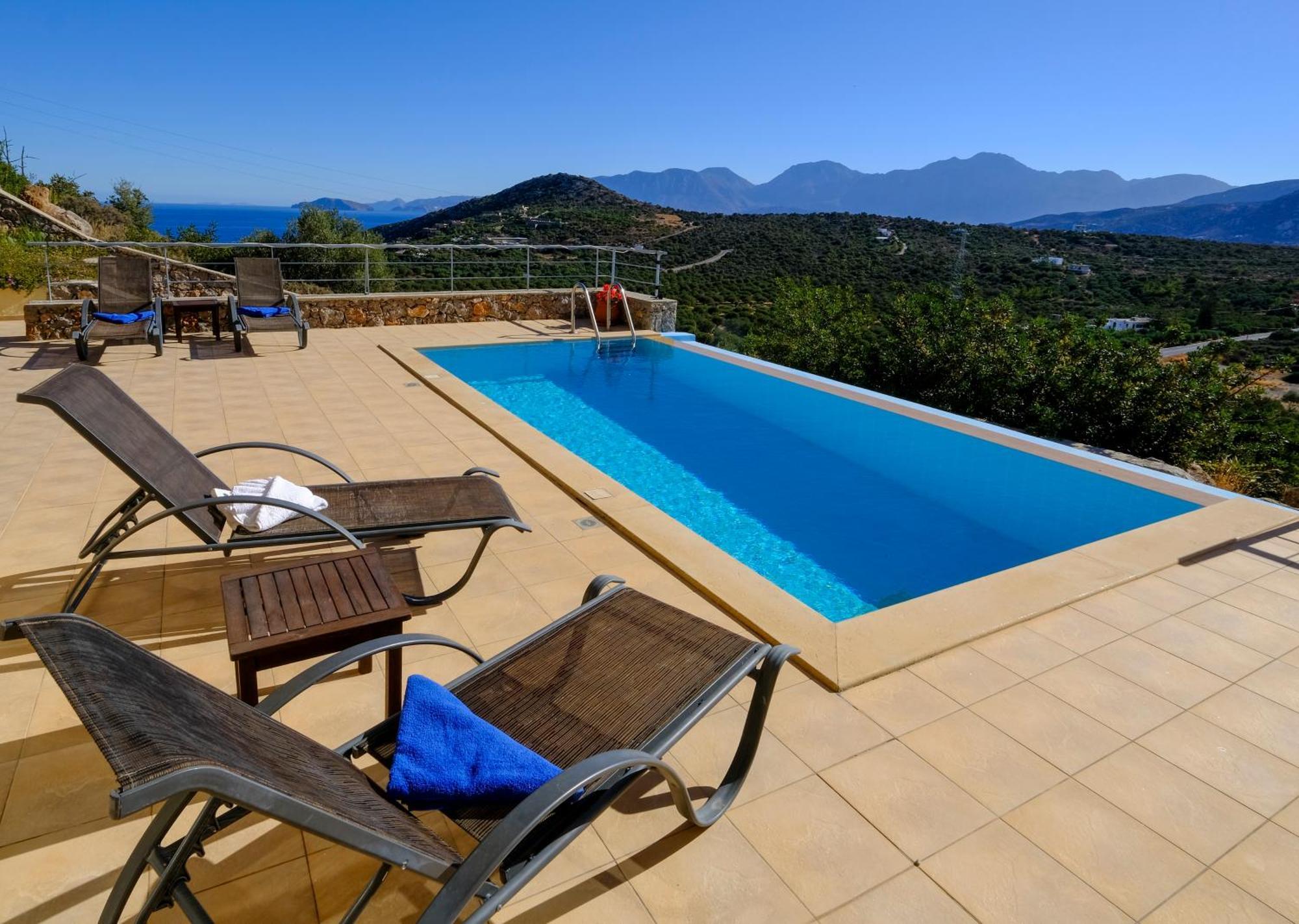 Poppy Villa